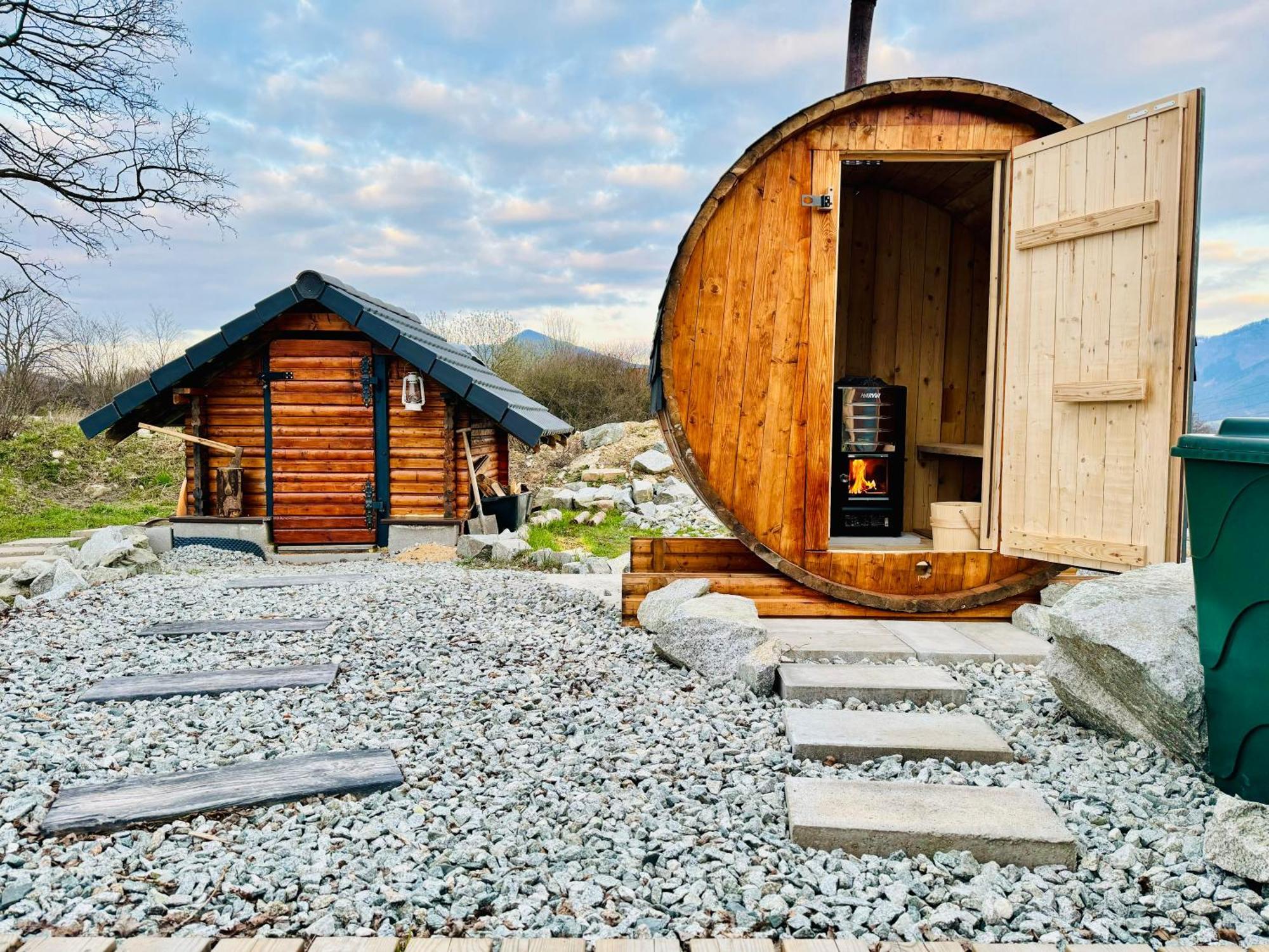 Апартаменты Tiny House With Mountain Views Turany Экстерьер фото
